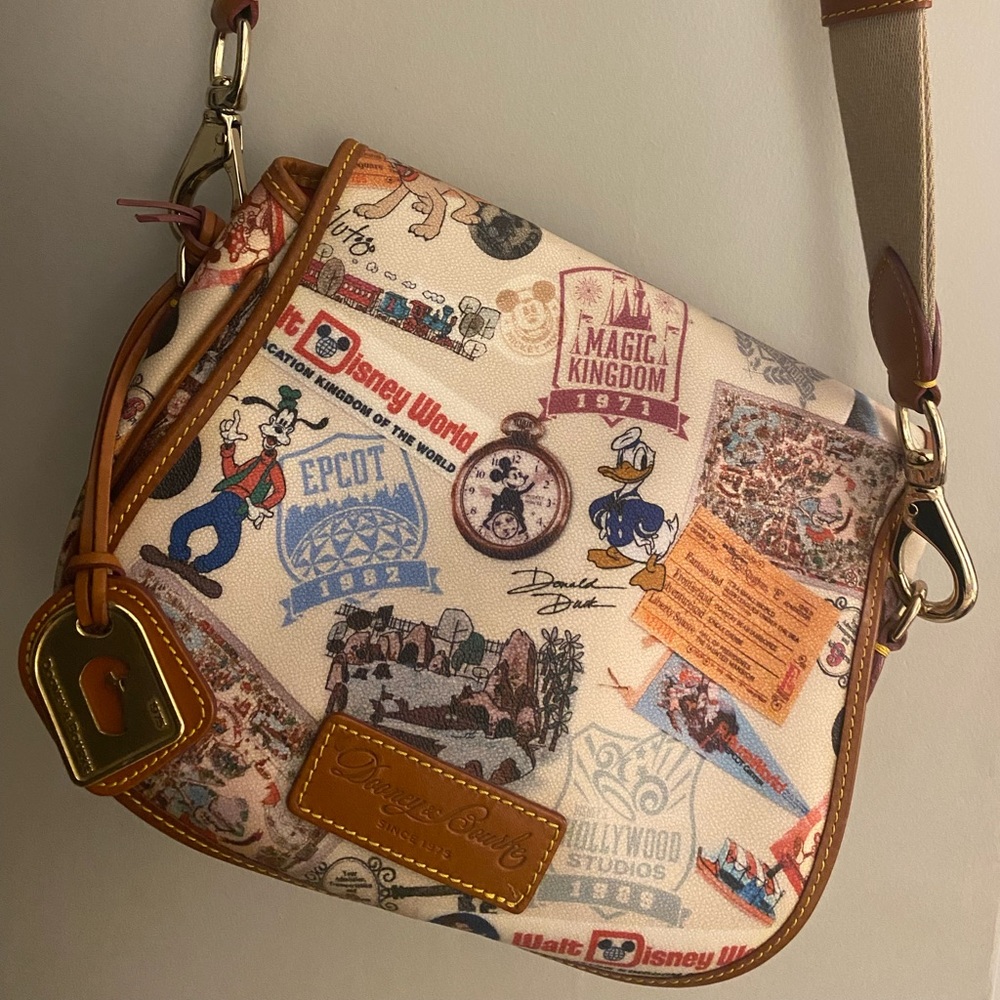 Walt Disney World Dooney and Bourke crossbody classic design